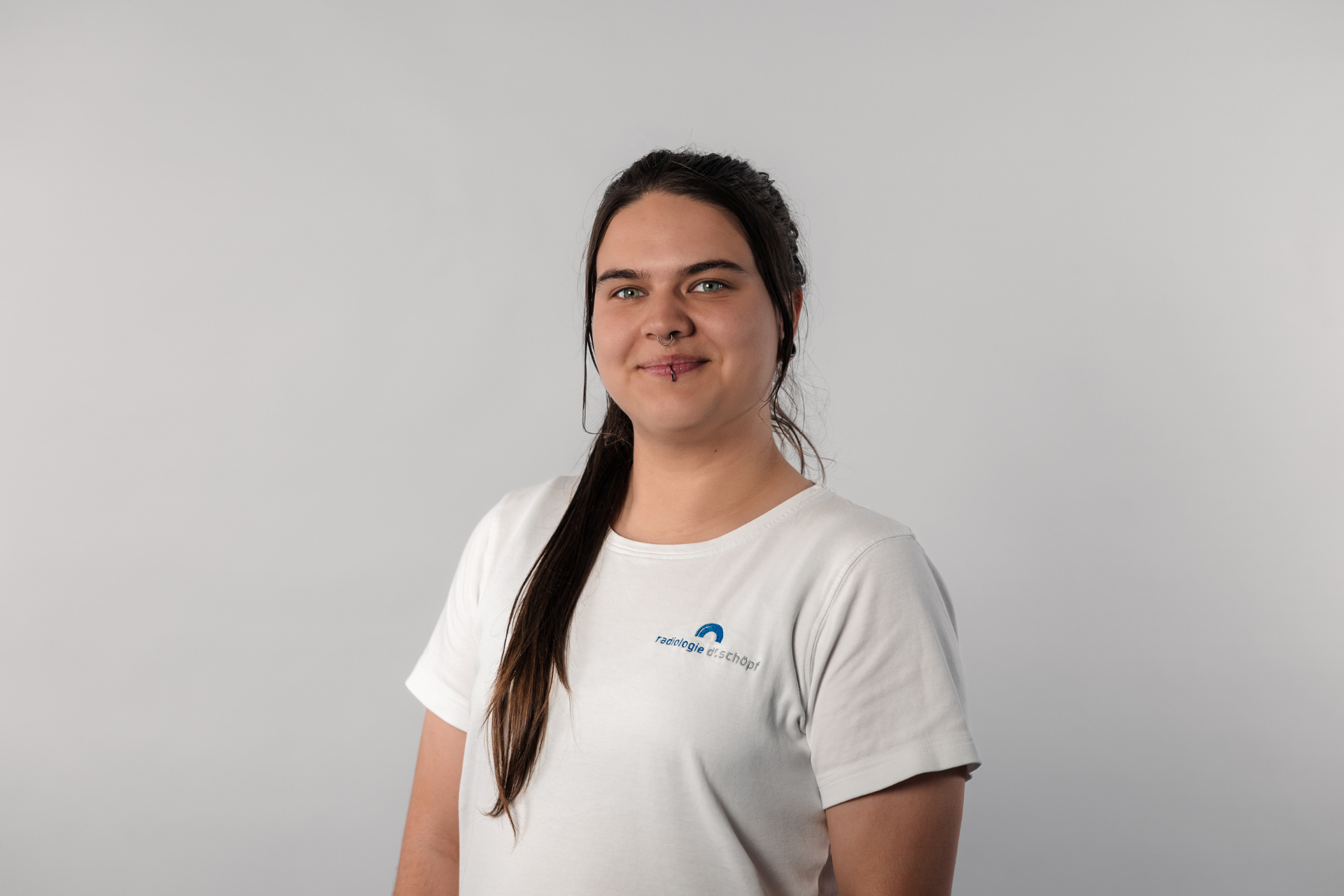 Porträtfoto Elena Sturm – Termine & Sekretariat in der Radiologie Dr. Daniel Schöpf